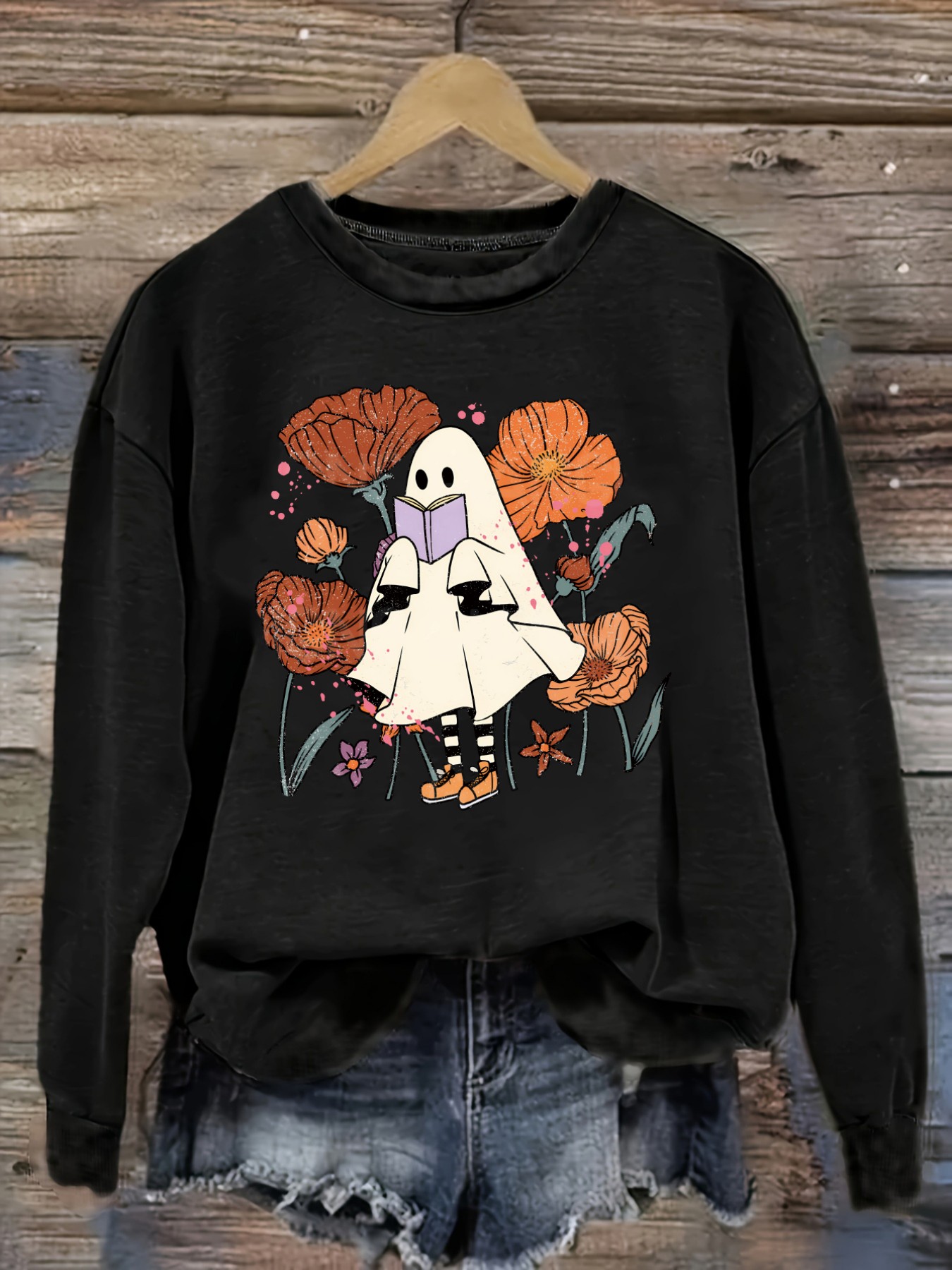 Winter Clothing For - เสื้อยืดแขนยาวคอกลมลำลองสำหรับผู้หญิง ลายผีอ่านหนังสือท่ามกลางดอกไม้ เสื้อผ้าผู้หญิงคอกลม ซักเครื่องได้ ยืดหยุ่นเล็กน้อย ทรงหลวม
